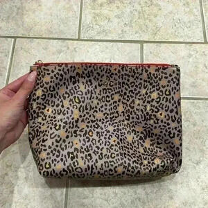 Leopard cosmetics bag